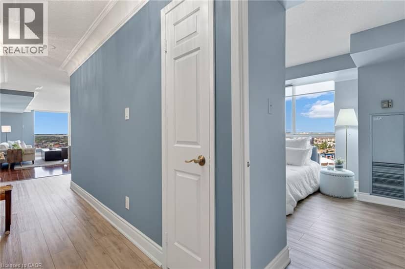 55 KINGSBRIDGE GARDEN Circle Unit# 1604 — photo 24 of 40