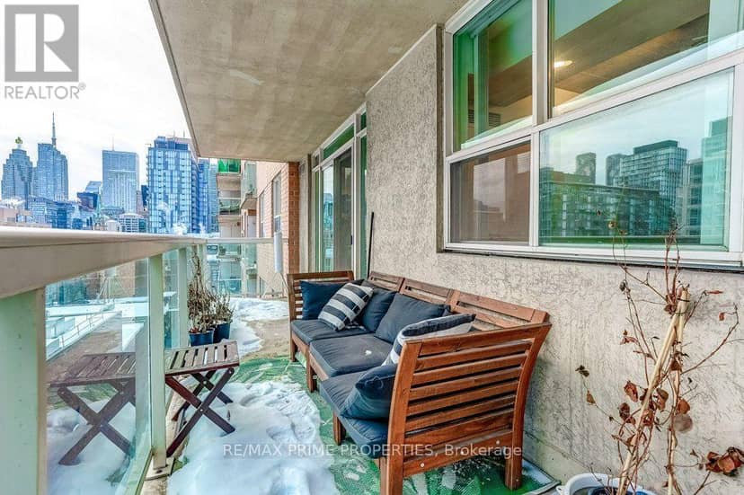 1009 - 323 Richmond Street — photo 19 of 31