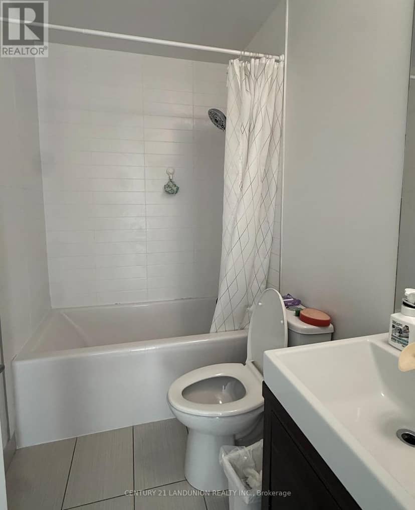 2707 - 70 Forest Manor Road — photo 16 of 22