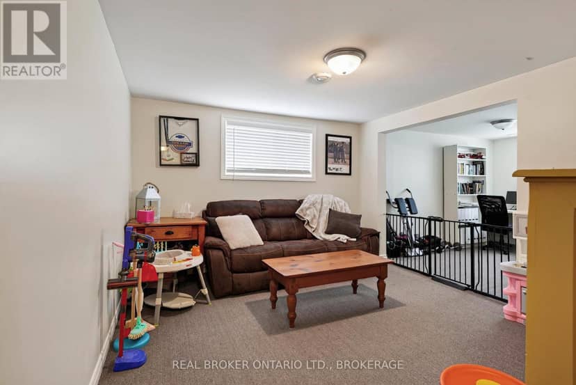 55 Abagail Crescent — photo 23 of 40