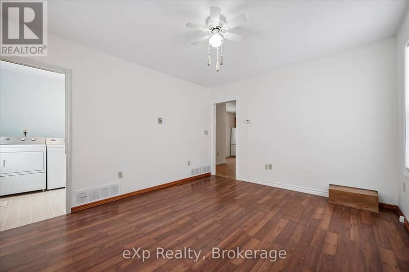 8 West Street — photo 13 of 40
