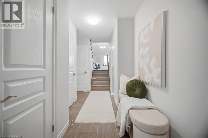 98 BLOOM Crescent — photo 3 of 39