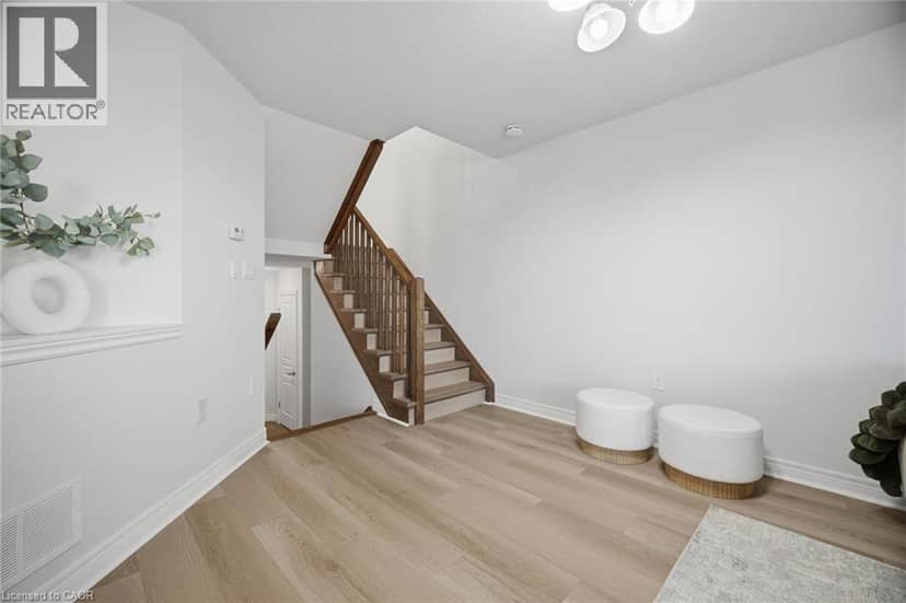 98 BLOOM Crescent — photo 18 of 39