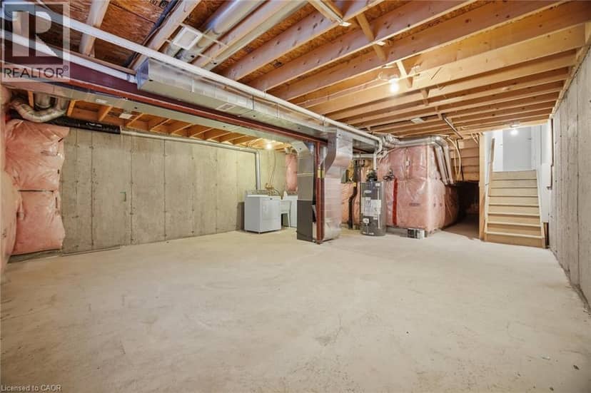 98 BLOOM Crescent — photo 35 of 39