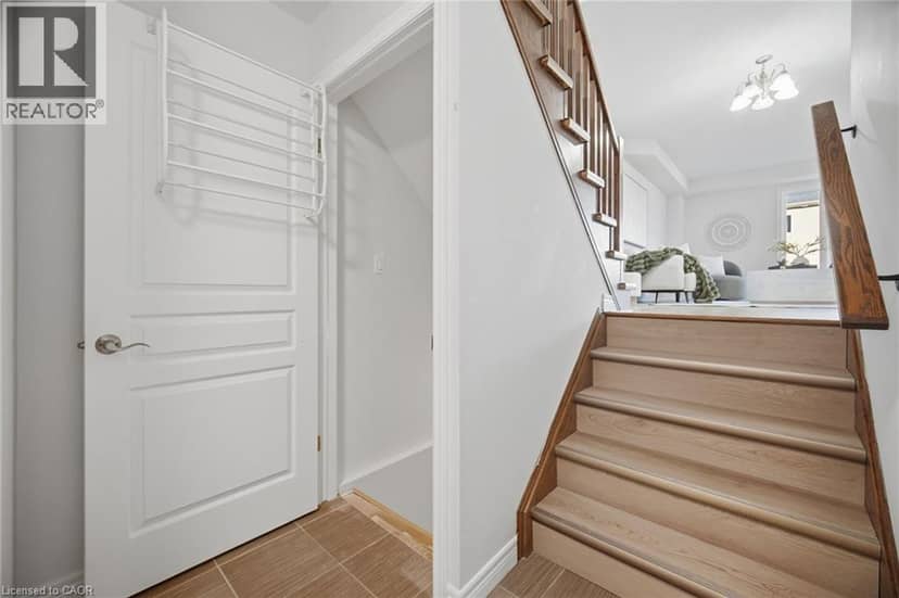 98 BLOOM Crescent — photo 33 of 39