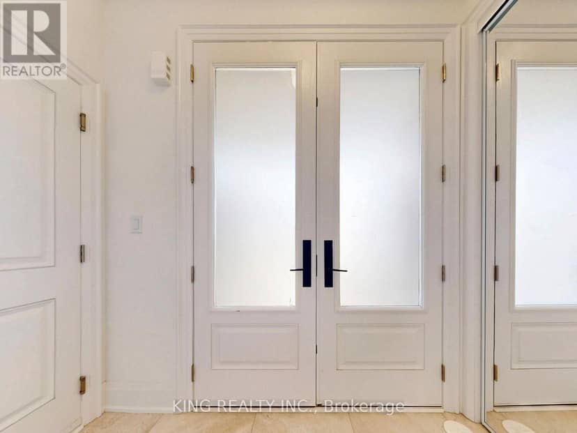 3290 Taha Garden, Oakville, photo 3