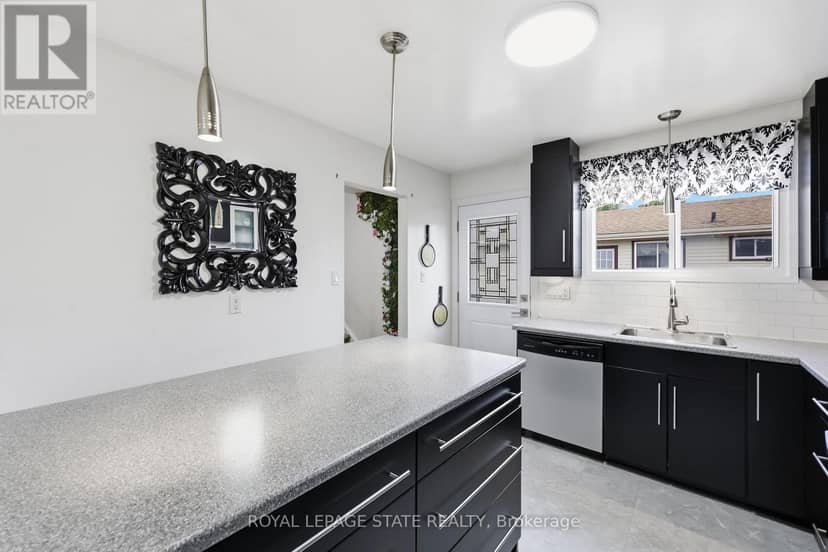 63 Folkestone Avenue — photo 9 of 40