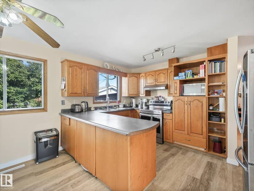 7520 130 AV NW, Edmonton, photo 2