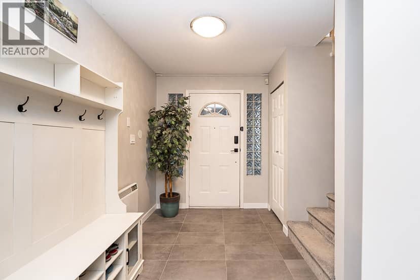 3 5501 LADNER TRUNK ROAD, Delta, photo 5