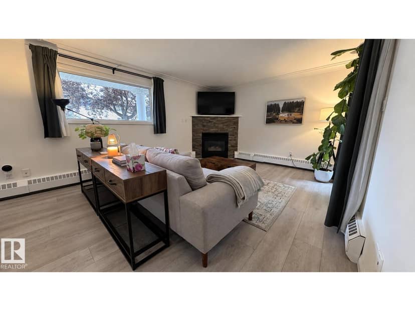 #18 9926 80 AV NW, Edmonton, photo 2