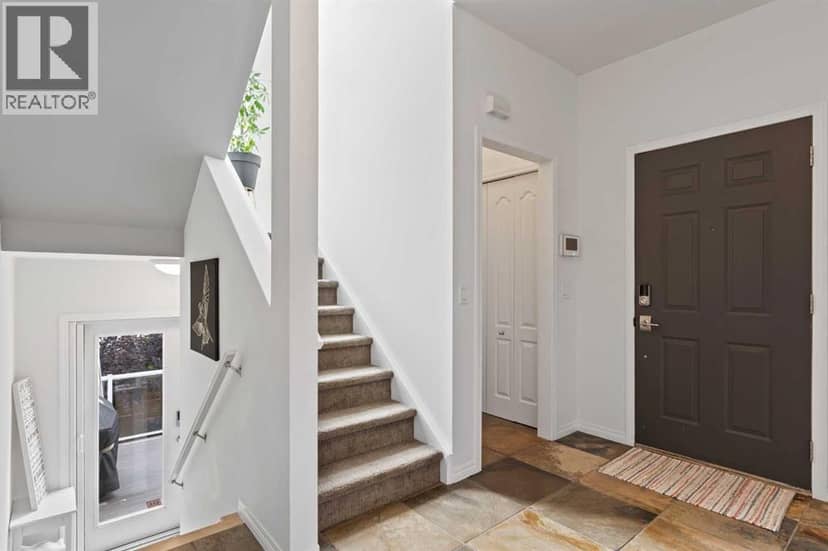 124 38A Avenue SW, Calgary, photo 3