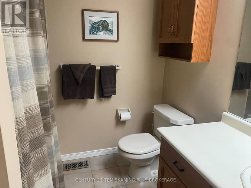 43 O'Connor Drive — photo 15 of 38
