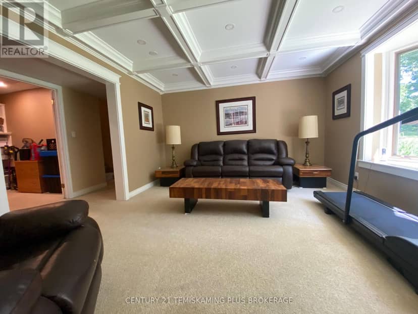 43 O'Connor Drive — photo 23 of 38
