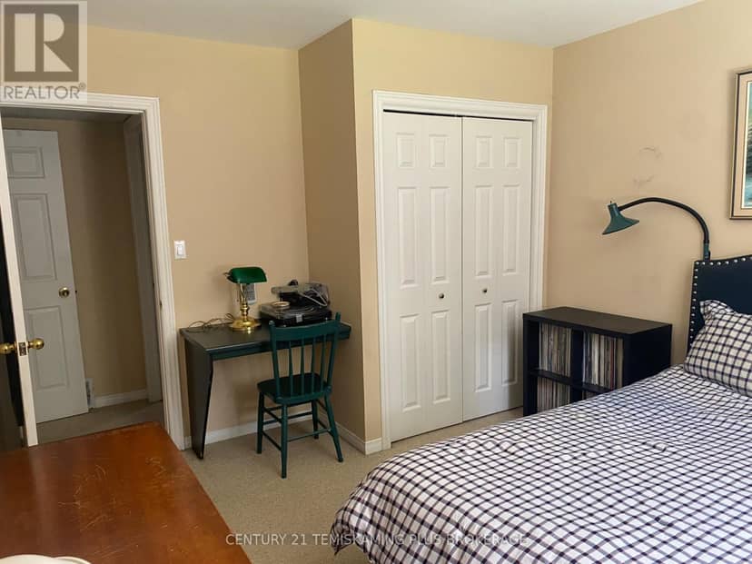 43 O'Connor Drive — photo 27 of 38