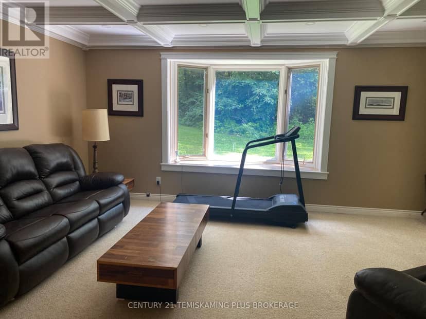 43 O'Connor Drive — photo 24 of 38