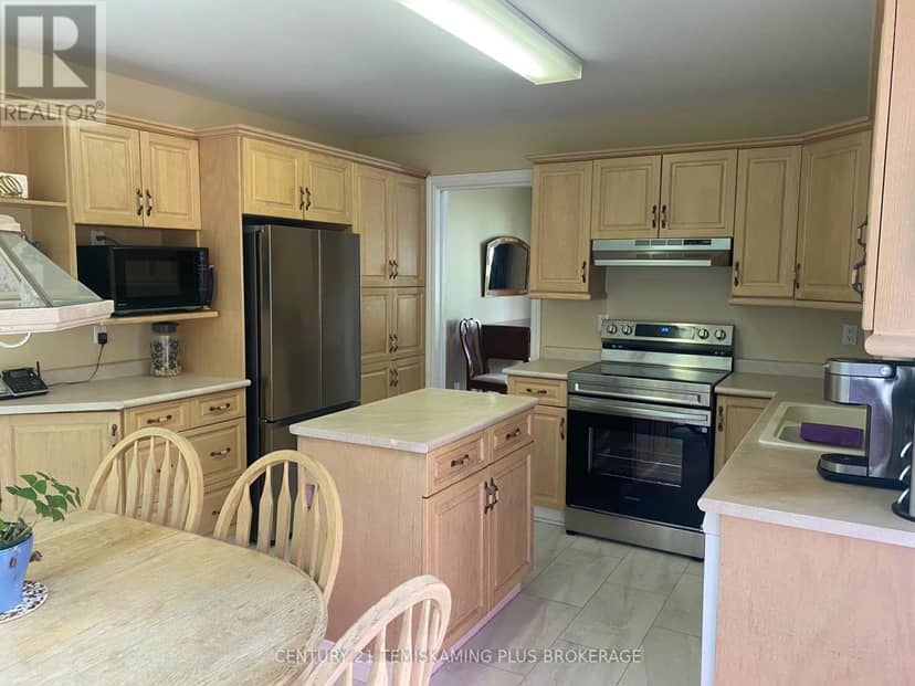 43 O'Connor Drive, Temagami, photo 5