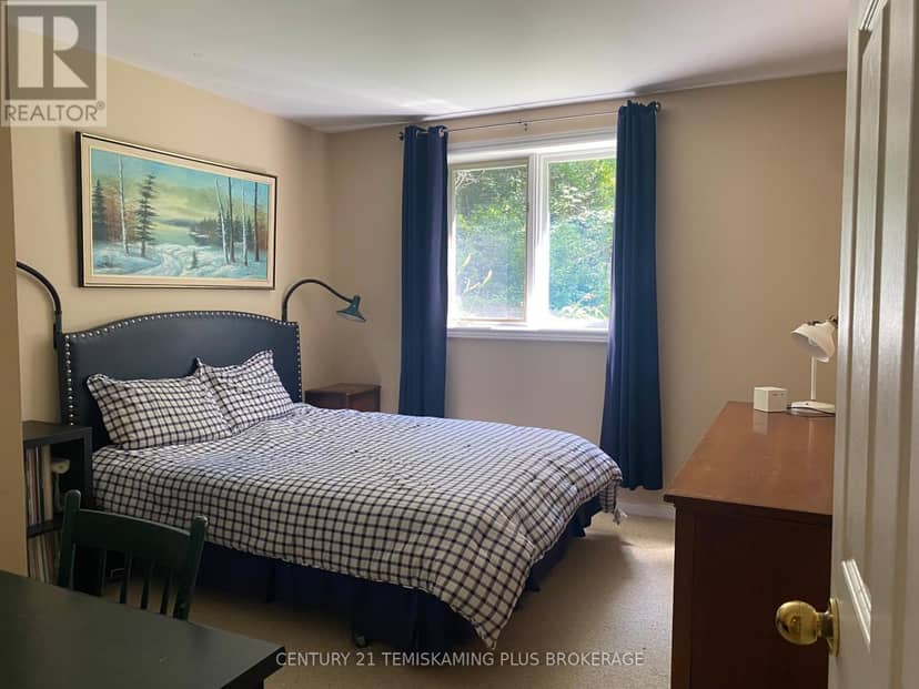 43 O'Connor Drive — photo 28 of 38