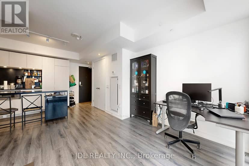 501 - 77 Shuter Street — photo 10 of 27