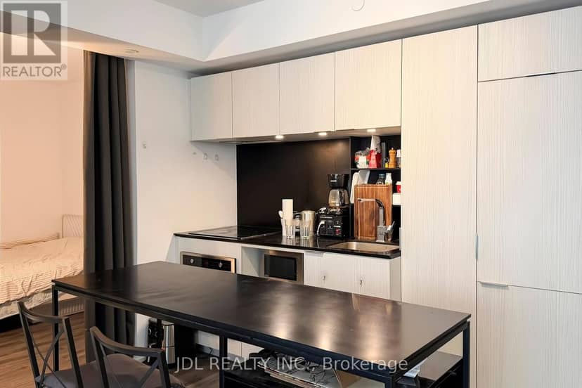 501 - 77 Shuter Street — photo 14 of 27