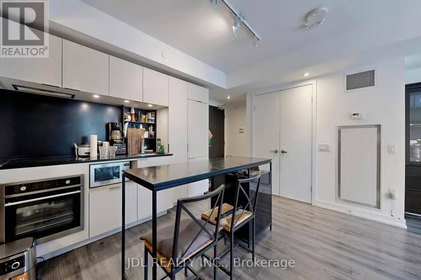 501 - 77 Shuter Street — photo 17 of 27