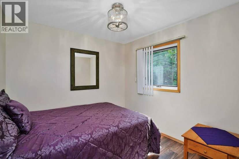 34 Beach Street E — photo 17 of 31