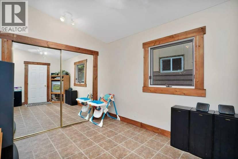 34 Beach Street E — photo 20 of 31