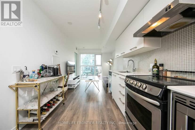 1103 - 87 Peter Street — photo 4 of 20