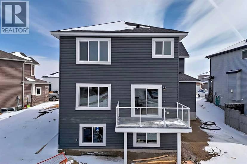 69 Lakes Estates Circle, Strathmore, photo 2