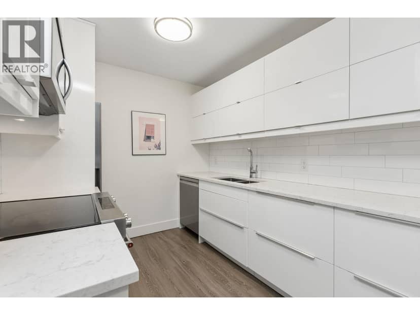 303 236 W 2ND STREET, North Vancouver, photo 3