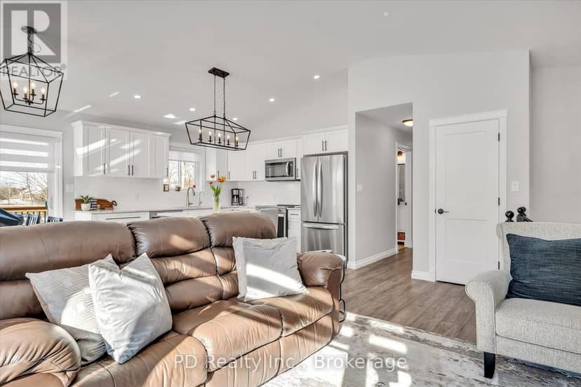 2 Queen Street N, Kawartha Lakes, photo 7