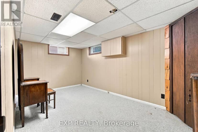 8800 Champlain Drive — photo 29 of 40