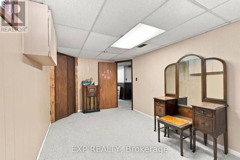 8800 Champlain Drive — photo 31 of 40