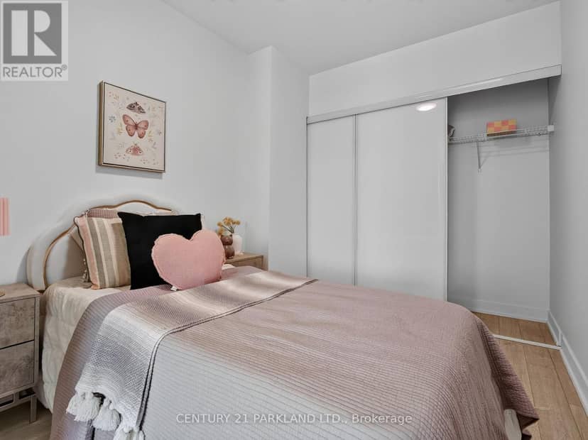 923 - 15 Baseball Place N — photo 16 of 30
