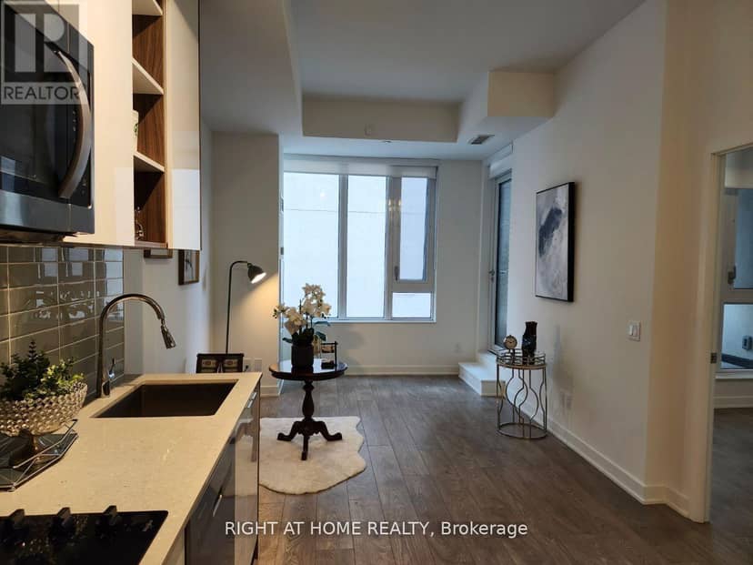 221 - 543 Richmond Street W — photo 5 of 40
