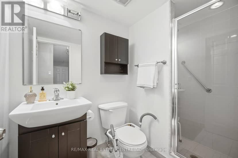 1414 - 8501 Bayview Avenue — photo 23 of 40