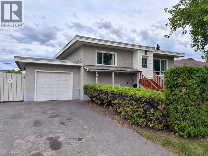 766 CARNEY STREET, Prince George, photo 2