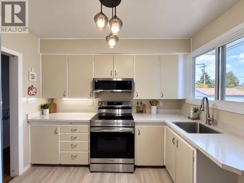 766 CARNEY STREET, Prince George, photo 7