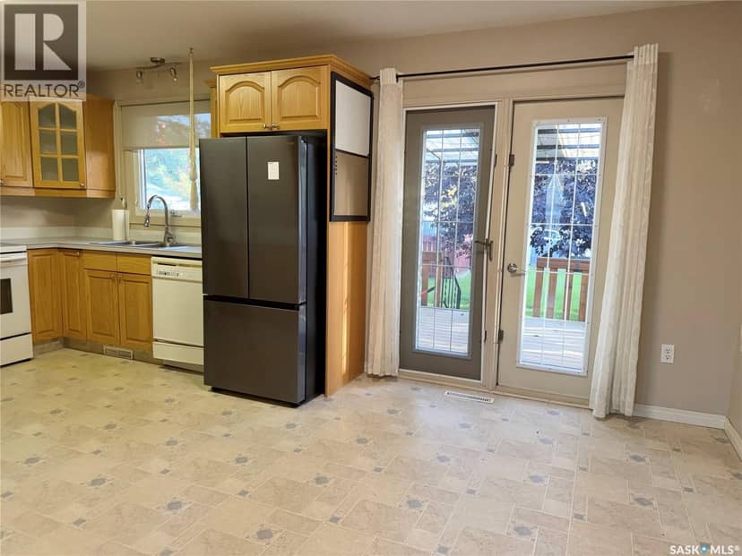 305 Churchill DRIVE — photo 10 of 31