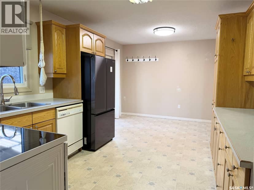 305 Churchill DRIVE — photo 12 of 31
