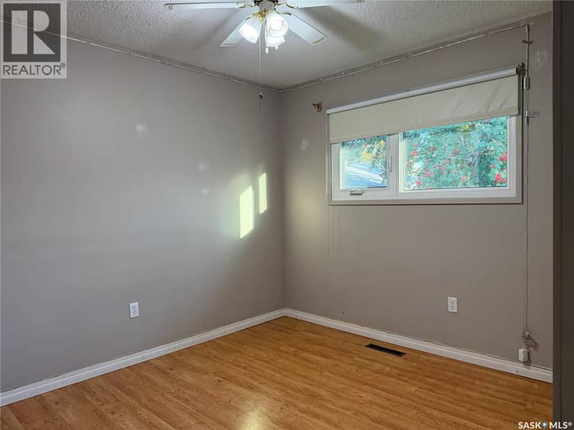 305 Churchill DRIVE — photo 14 of 31
