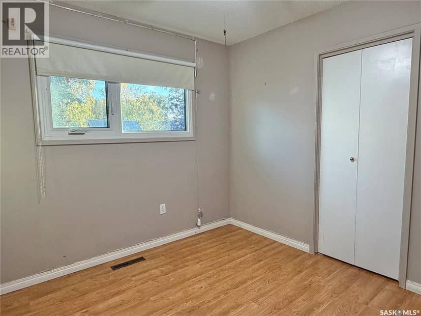 305 Churchill DRIVE — photo 15 of 31