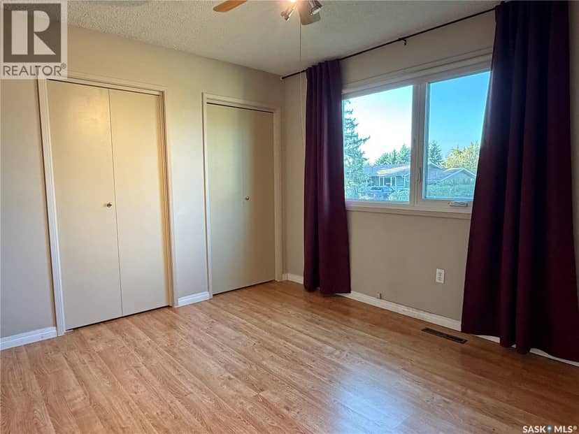 305 Churchill DRIVE — photo 17 of 31