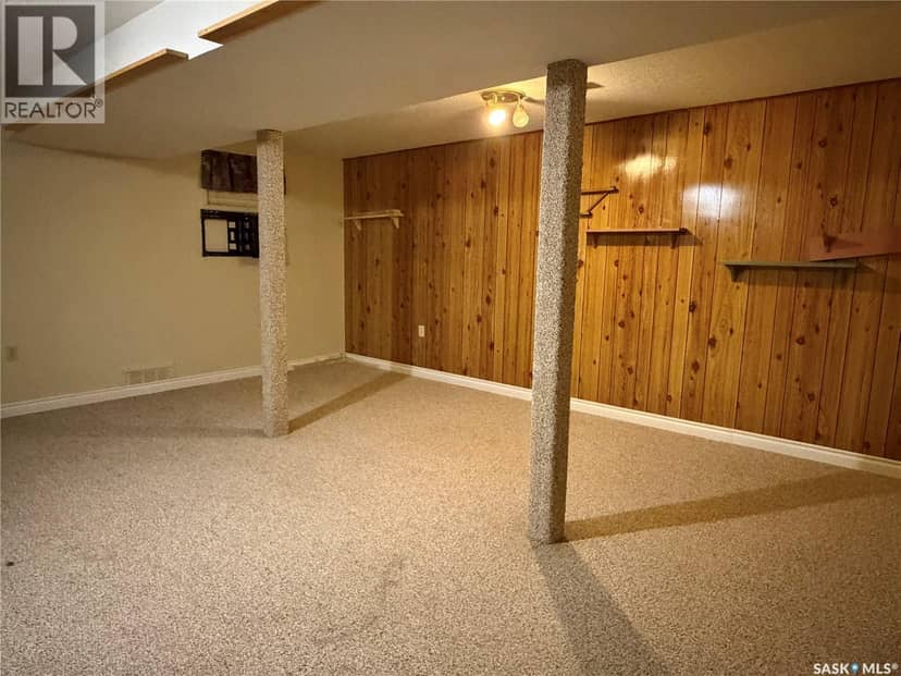 305 Churchill DRIVE — photo 19 of 31