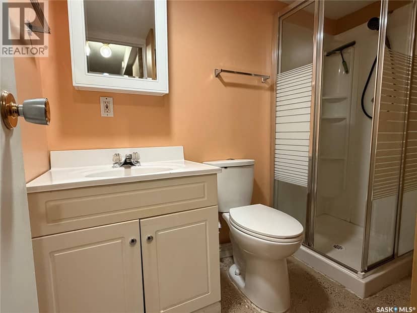 305 Churchill DRIVE — photo 22 of 31