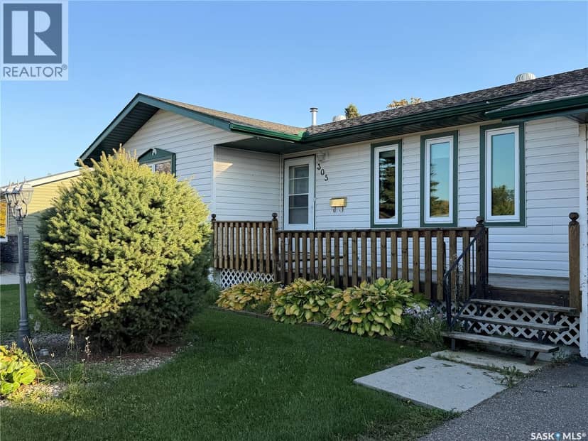305 Churchill DRIVE, Melfort, photo 3