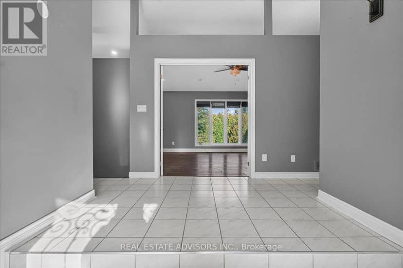 19 McConachie Crescent — photo 18 of 40