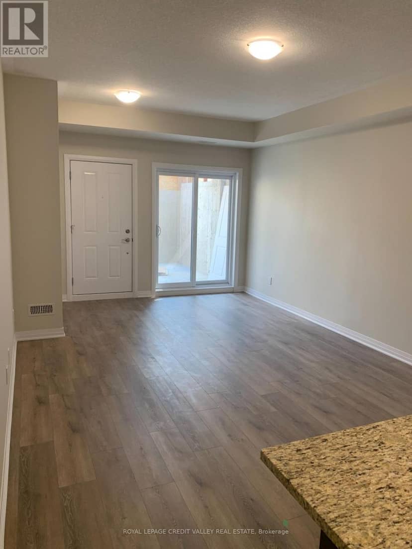 13 - 25 Isherwood Avenue E — photo 8 of 20