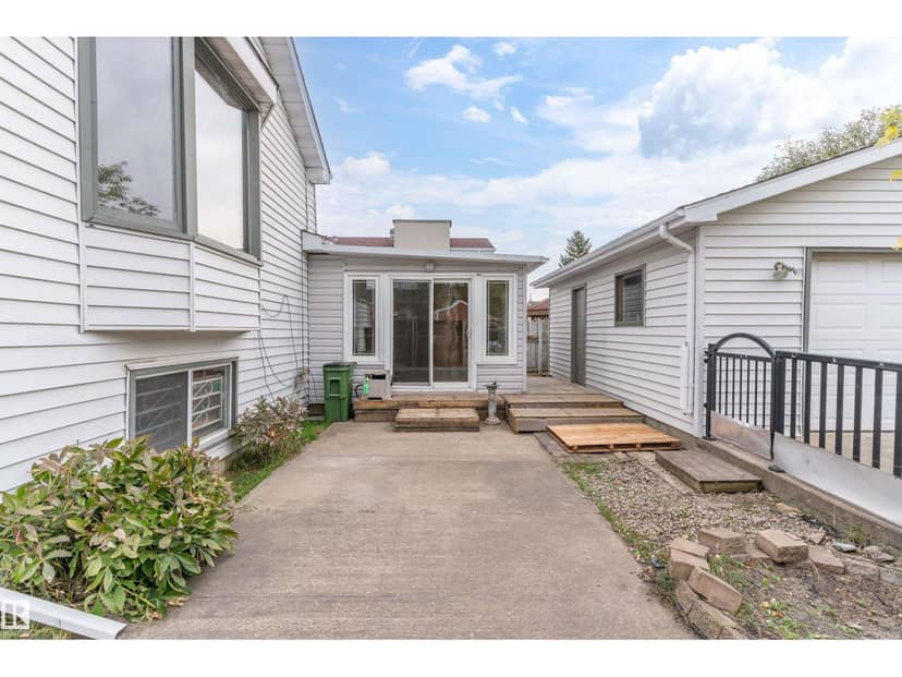 18739 72 AV NW — photo 35 of 37