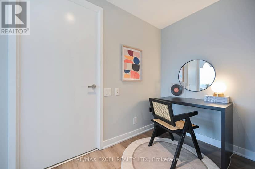 5004 - 15 Grenville Street — photo 23 of 34