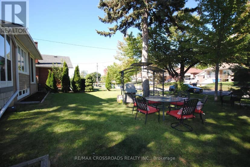 25 Arbutus Crescent — photo 22 of 25